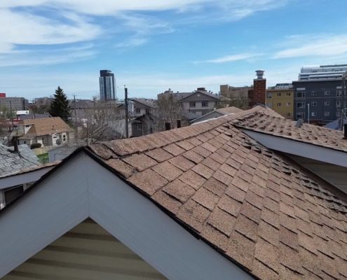 A house with a sagging roof line